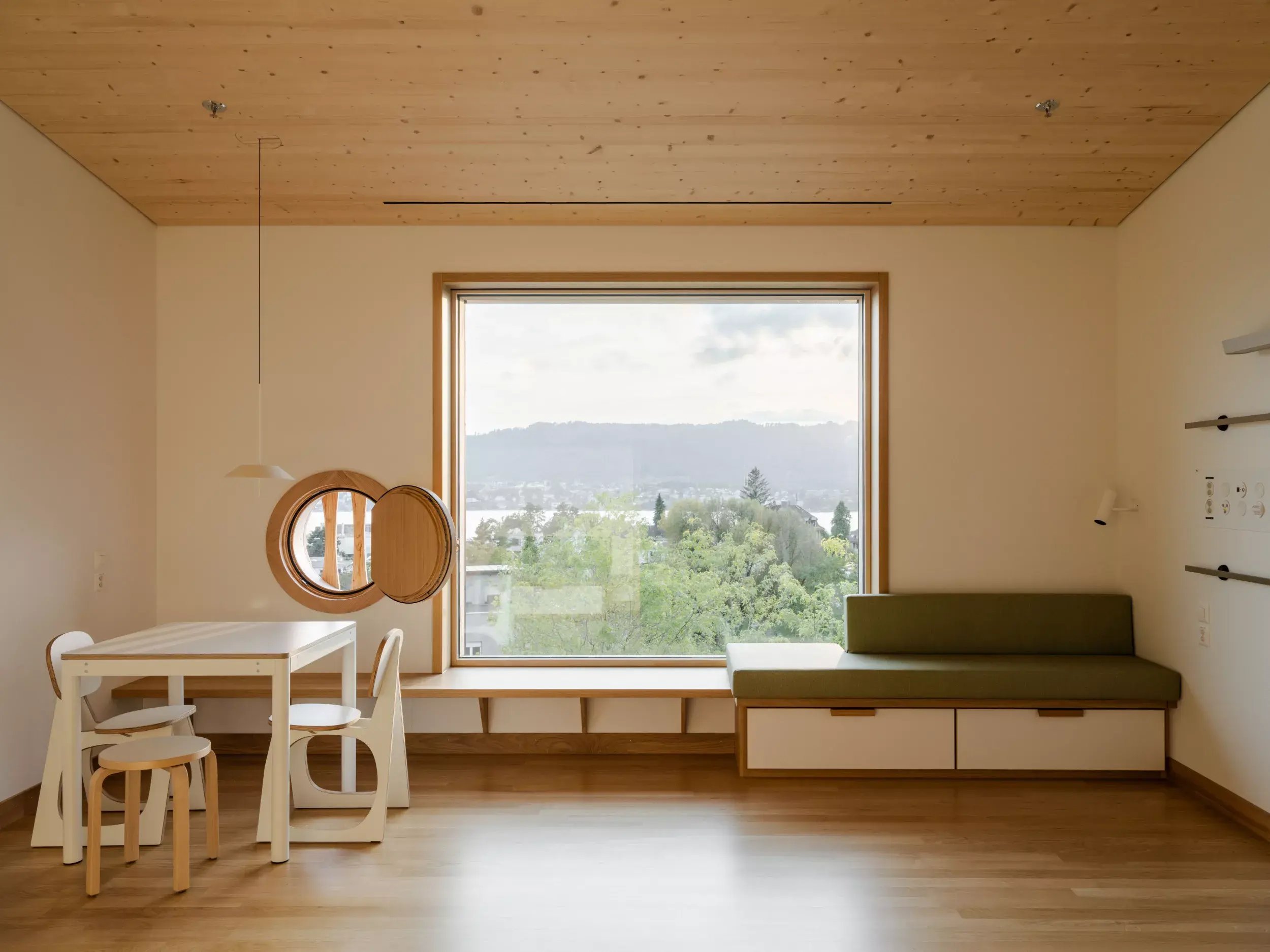 Neubau_Akutspital_Herzog & de Meuron_Patientenzimmer_Foto_MarisMezulis_web.jpg